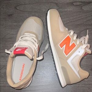 New Balance ( grade school 5 ) NWOT